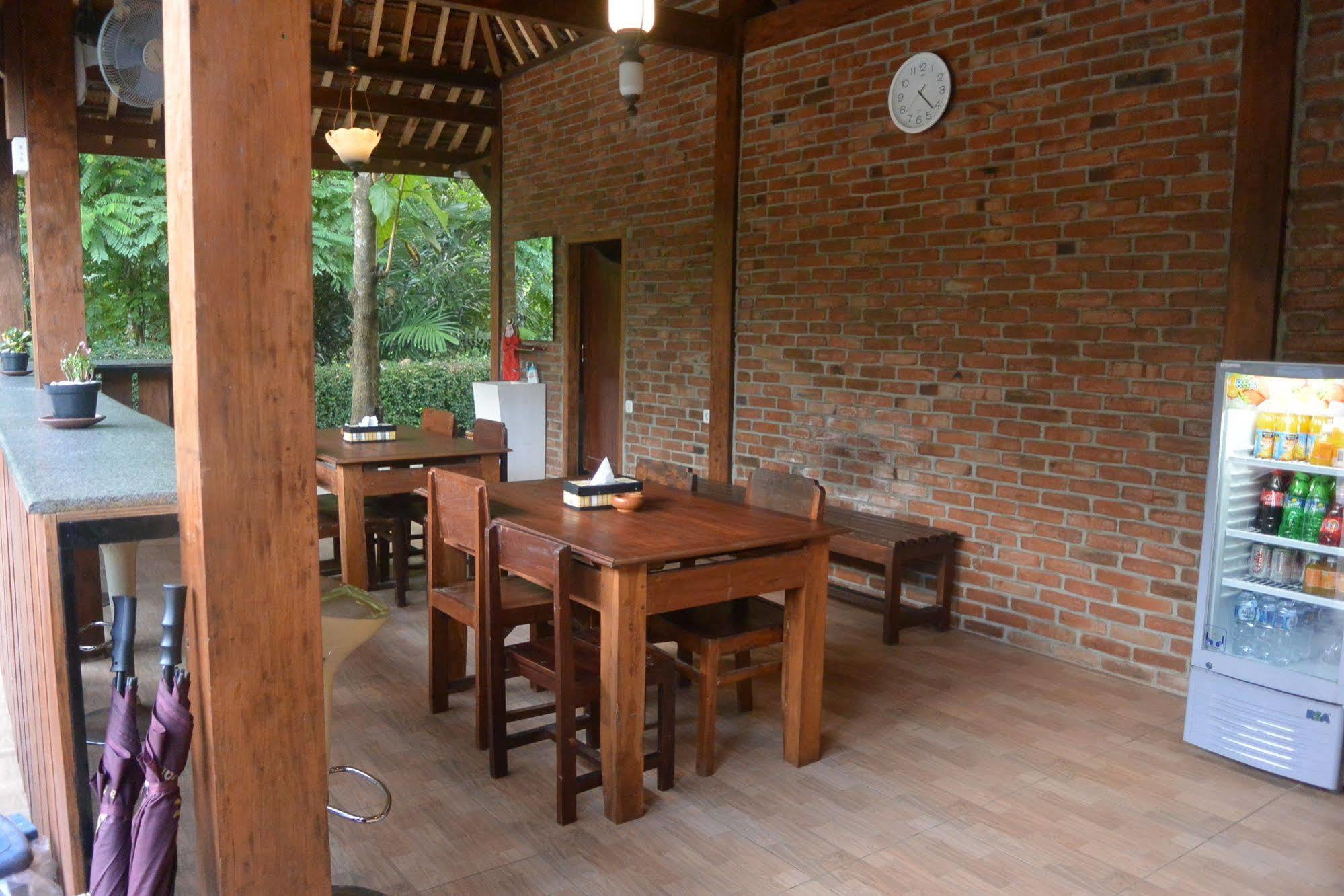 Cempaka Villa Magelang Exterior foto