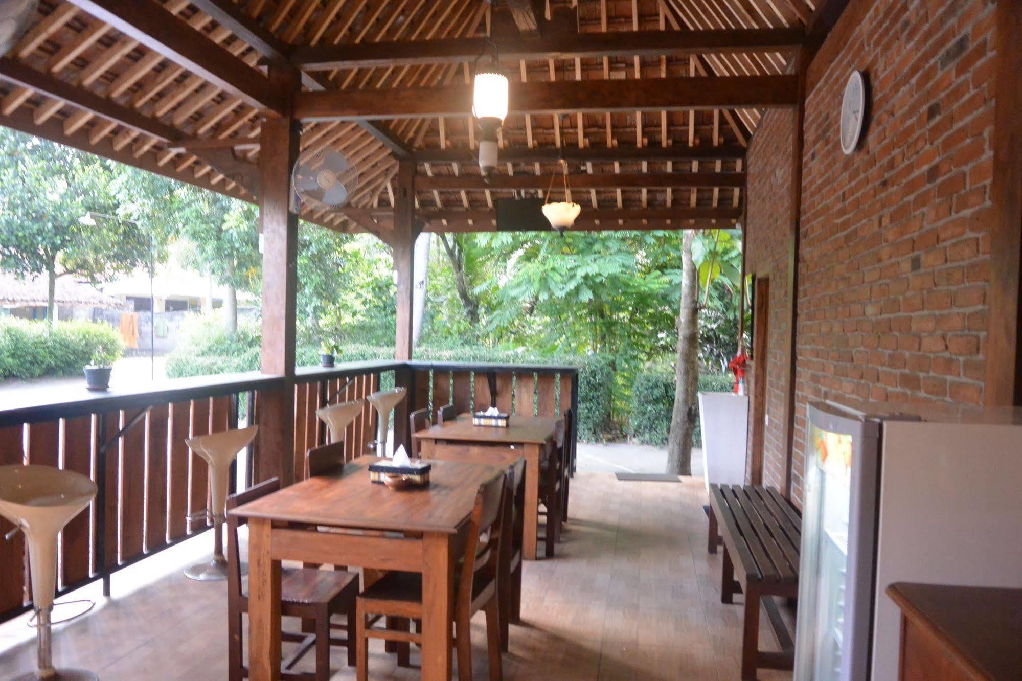 Cempaka Villa Magelang Exterior foto